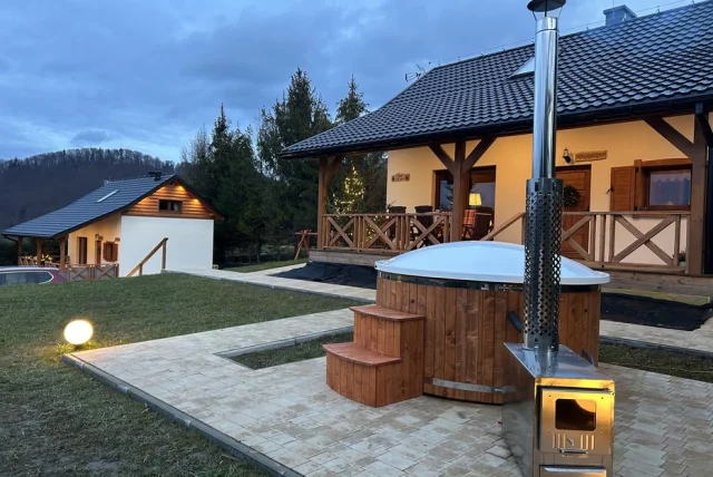 Domki do wynajęcia Bieszczady z banią na wyłączność — Wołkowyja