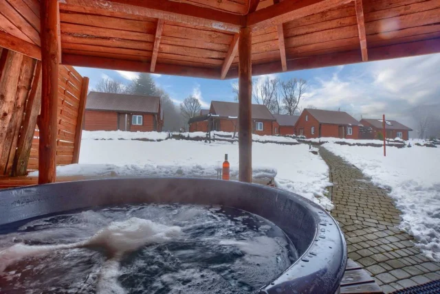 domek ,chata ,ruska bania, jacuzzi, na uboczu, wieś, bieszczady, — Ustrzyki Dolne