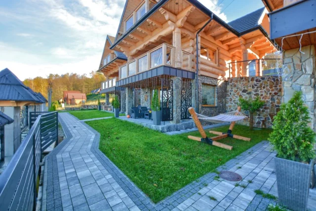 Domki Apartamenty Centrum Soliny pod kolejką gondolową — Solina