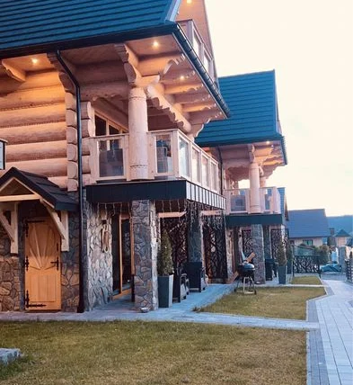 Domki Apartamenty Centrum Soliny pod kolejką gondolową — Solina