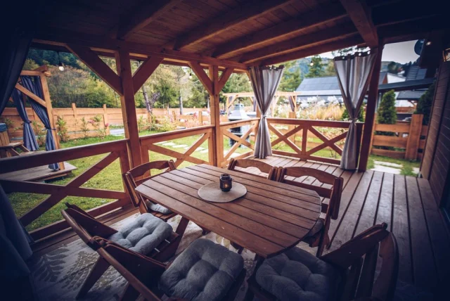 Całoroczne domki. Bieszczady. Balia, jacuzzi. — Bystre