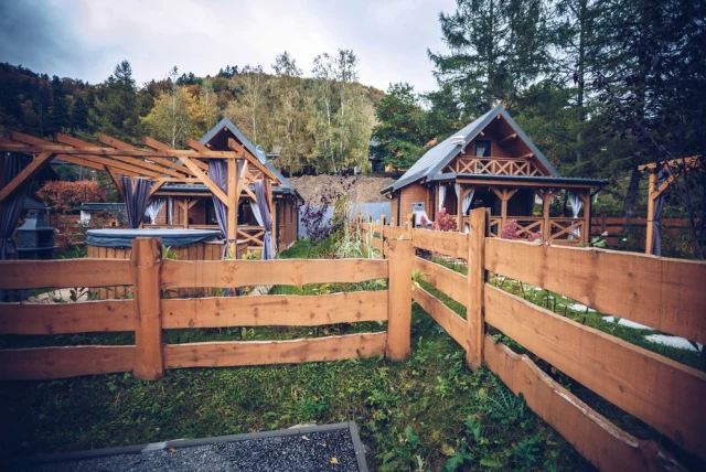 Całoroczne domki. Bieszczady. Balia, jacuzzi. — Bystre
