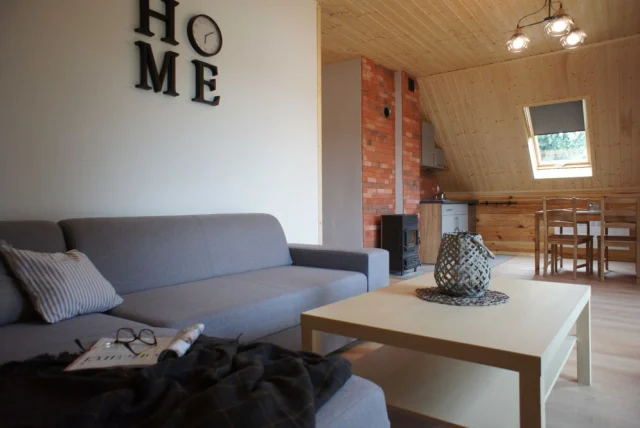 Pokoje i apartamenty w dom z bali nad jeziorem Solina Bieszczady domek — Zawóz