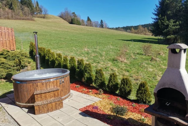 Domek z balią jacuzzi Bieszczady, Zawóz, Solina — Zawóz