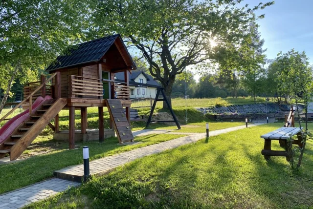Domek-Apartament 48m2 w spokojnej okolicy, Bieszczady, Solina — Polańczyk