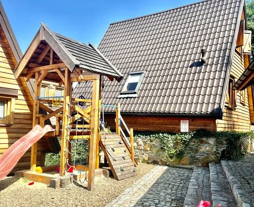 Nadówka – Solina, centrum, domki przy zaporze — Solina