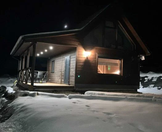 W Maciejowym Sadzie domek Jabłoń na wynajem, balia i sauna Bieszczady — Cisna