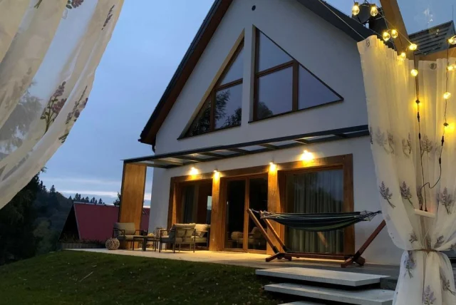 Komfortowy dom dla 13 osób Bieszczady Balia z jacuzzi i Sauna — Baligród