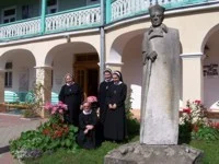Klasztor w Komańczy: Miejsce modlitwy i kontemplacji sióstr nazaretanek — Komańcza